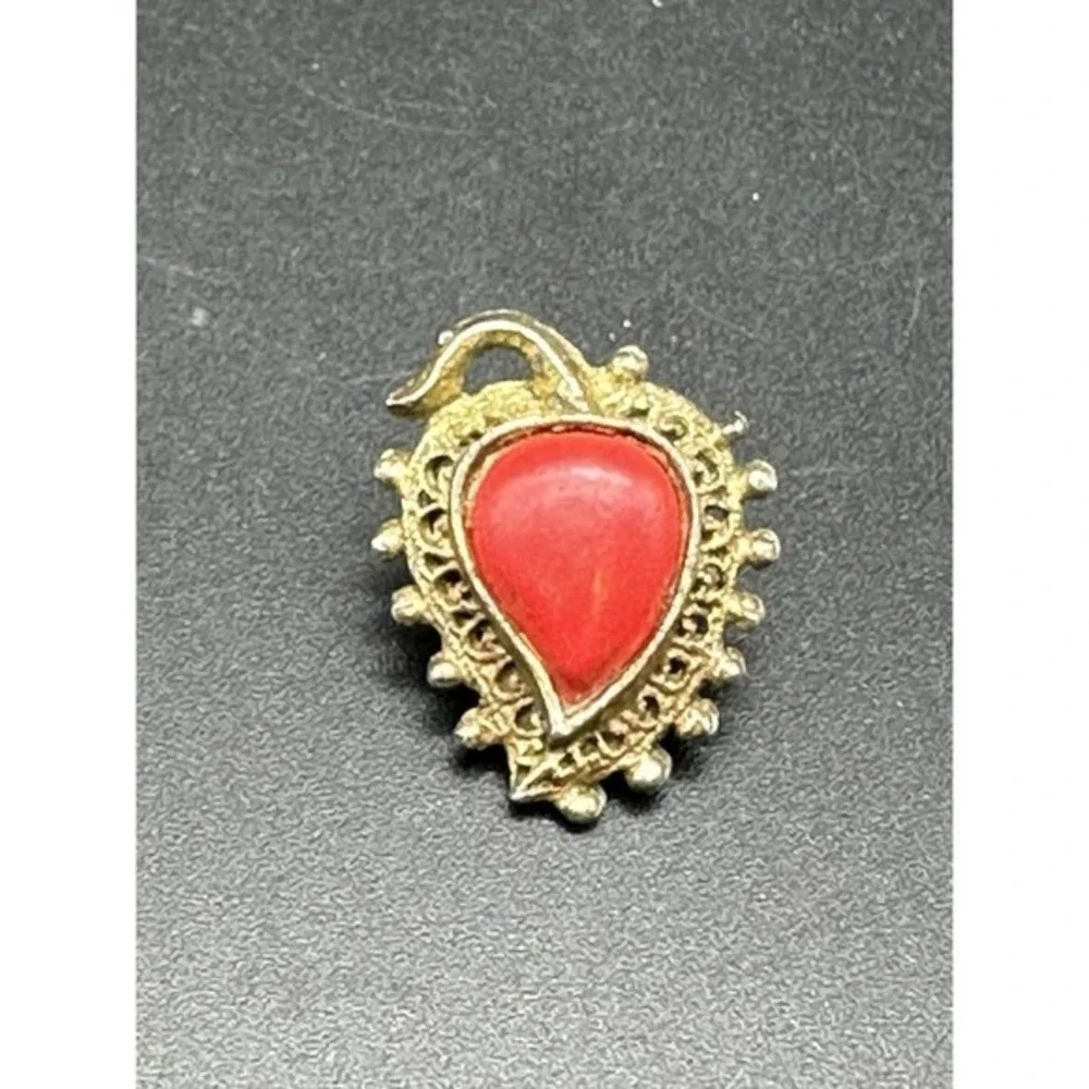 VINTAGE BRONZE Teardrop Fruit Clip Pin RED STONE Coral‎